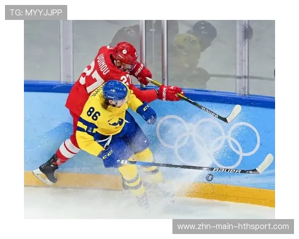 冰球选手突破防守，单刀射门得手！极速反击与技巧的完美结合